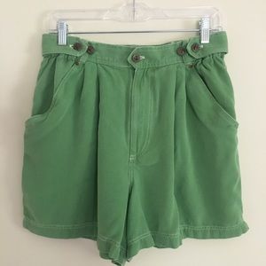 Adorable Vintage high-waist, carpenter shorts with super cute detail, 100% silk